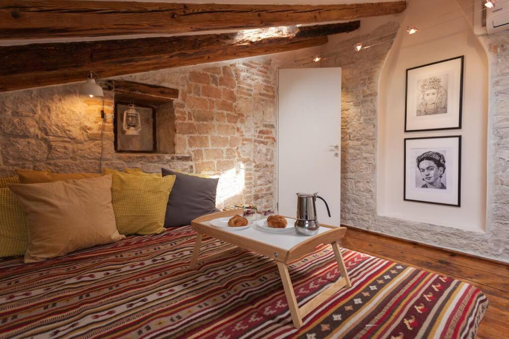 Vintage Apartment Rovinj Old Town Eksteriør bilde