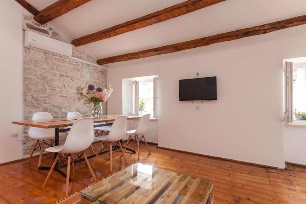 Vintage Apartment Rovinj Old Town Eksteriør bilde