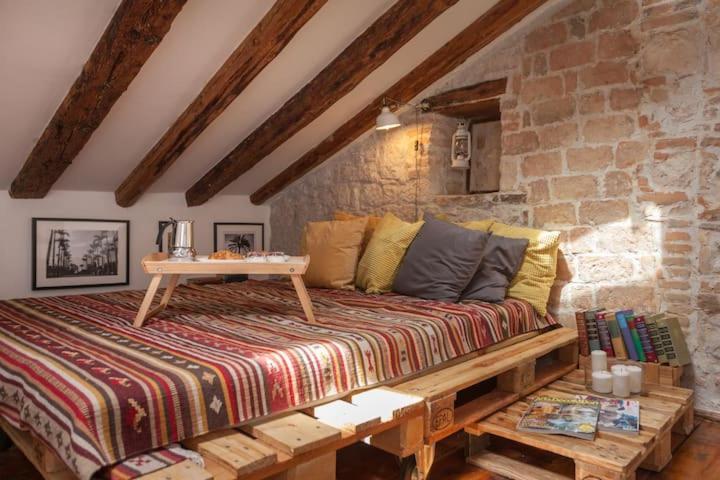 Vintage Apartment Rovinj Old Town Eksteriør bilde