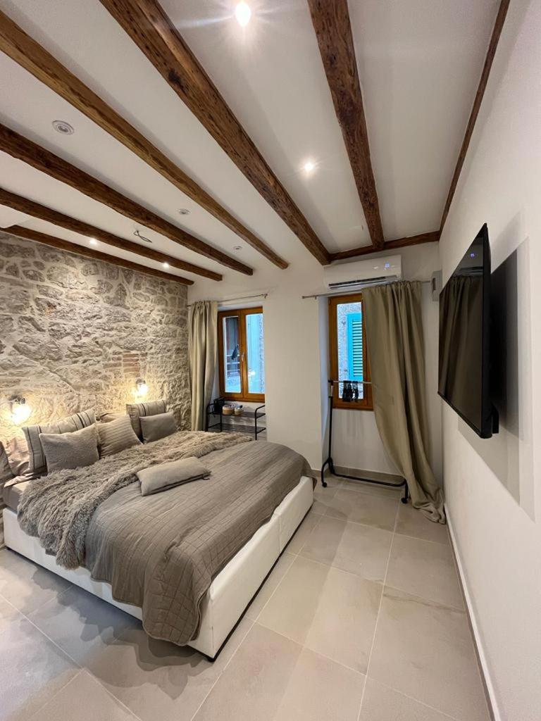Vintage Apartment Rovinj Old Town Eksteriør bilde